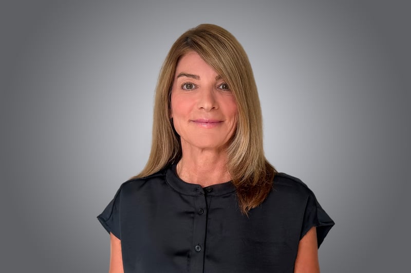 Jennifer_Clooten_Heasdshot_2025